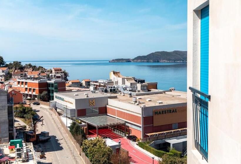 اتاق استاندارد سه نفره, Villa Katarina