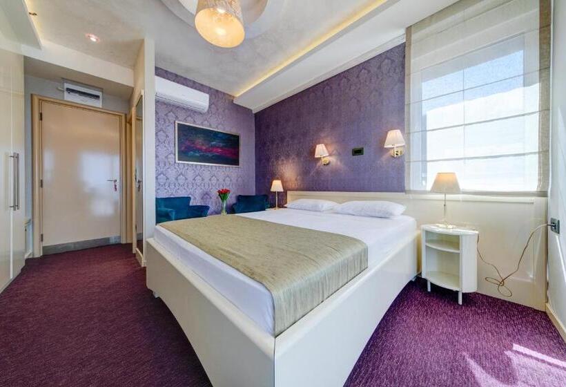 اتاق استاندارد با بالکن و چشم‌انداز دریا, Villa Katarina