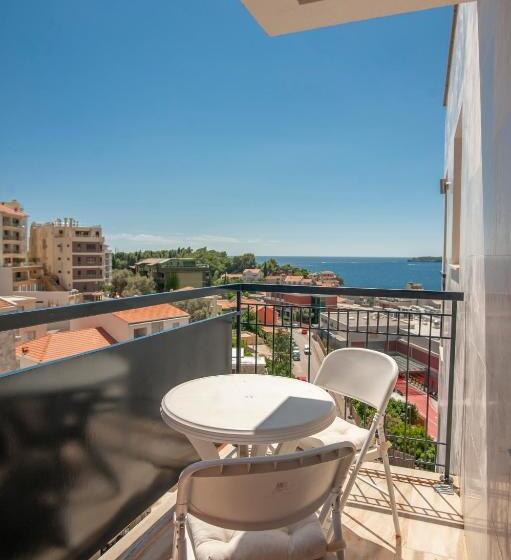 اتاق لوکس, Villa Katarina