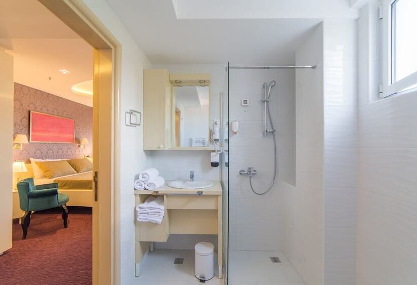 Triple Room Sea View, Villa Katarina