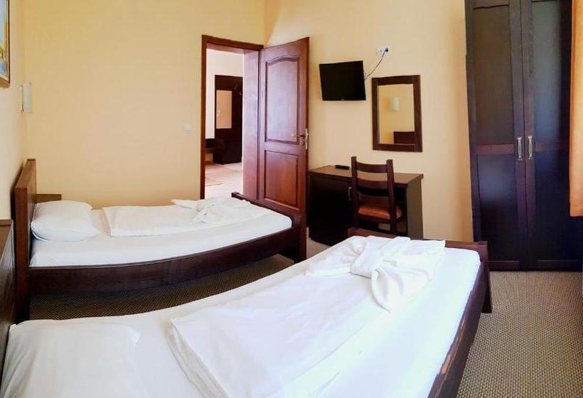 جناح بغرفتي نوم, Family Hotel Chiflik Hills