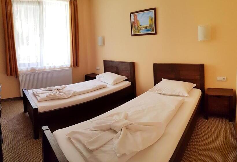 جناح بغرفتي نوم, Family Hotel Chiflik Hills