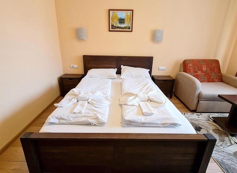 غرفة عائلية, Family Hotel Chiflik Hills