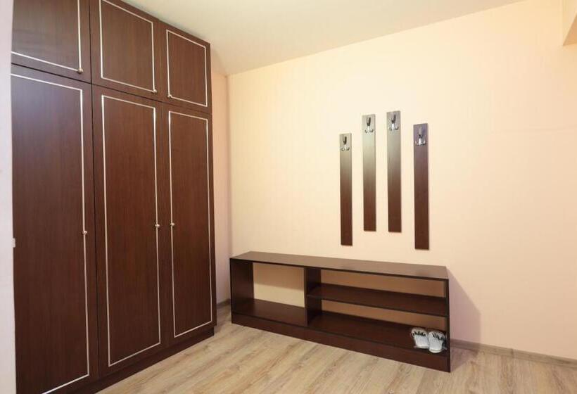 استودیوی سوپریور, Panorama