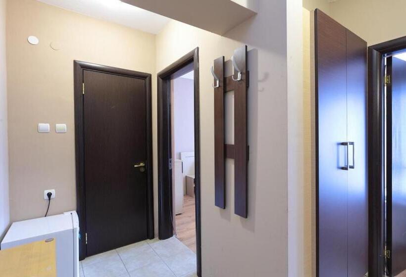 اتاق خانوادگی, Panorama