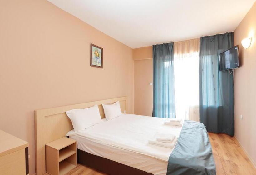 اتاق خانوادگی, Panorama