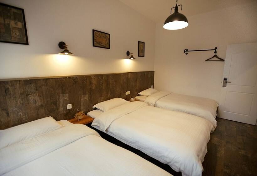 标准三人间, Zhangjiajie Mini Inn