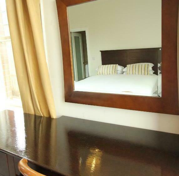 חדר אקונומי, Eccles Townhouse