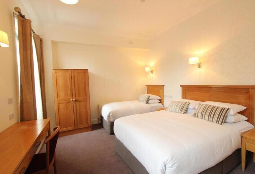 اتاق استاندارد سه نفره, Eccles Townhouse