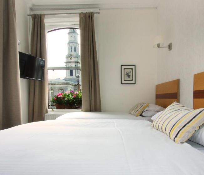 חדר סטנדרט לשלושה, Eccles Townhouse