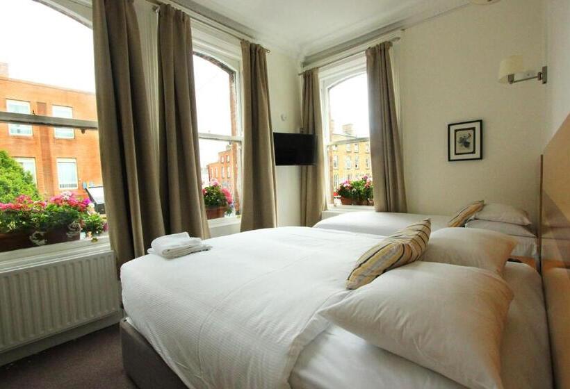 اتاق استاندارد سه نفره, Eccles Townhouse