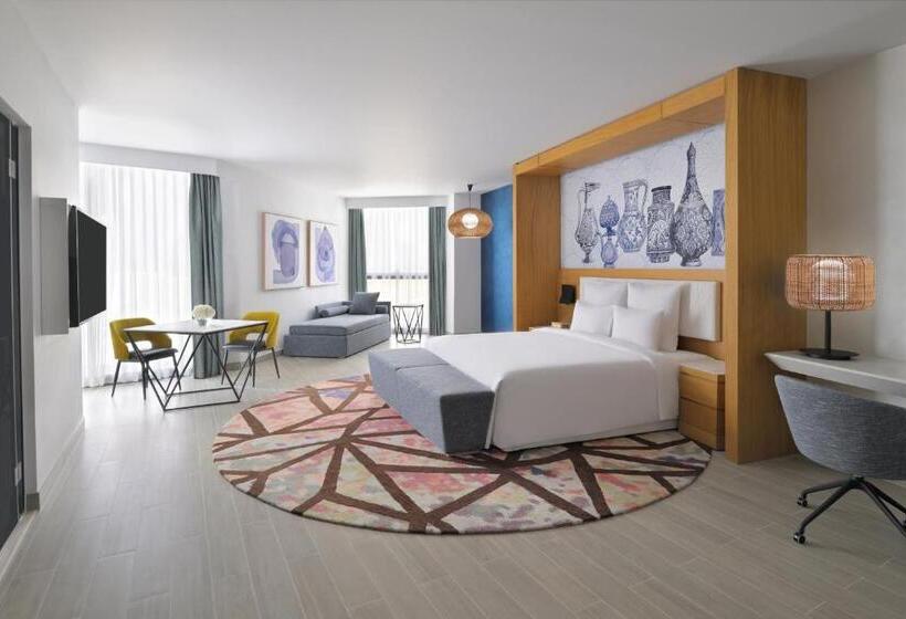 اتاق اجرایی با تخت بزرگ, Mövenpick Hotel & Apartments Ghala Muscat