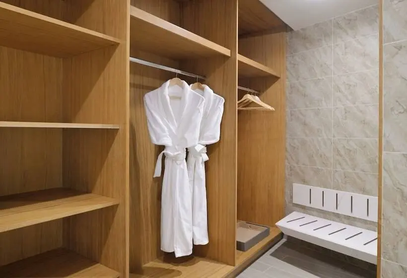 اتاق لوکس, Mövenpick Hotel & Apartments Ghala Muscat