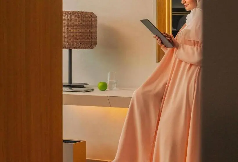 اتاق لوکس با تخت بزرگ, Mövenpick Hotel & Apartments Ghala Muscat