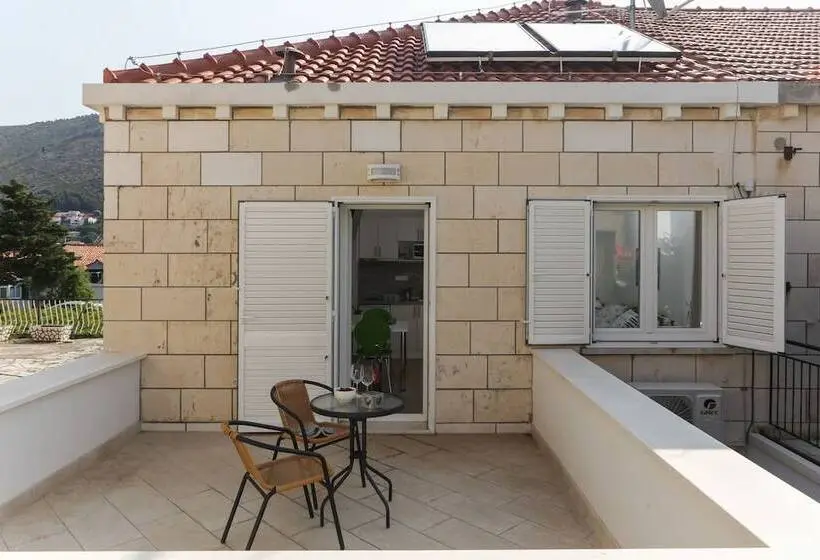 استودیو استاندارد با تراس, Villa Providenca