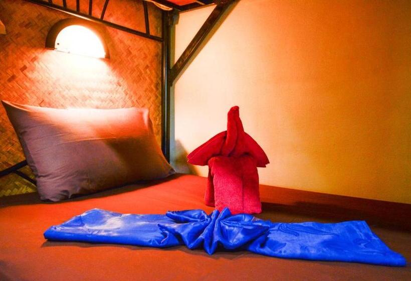 공동 객실, Nid's Bungalows