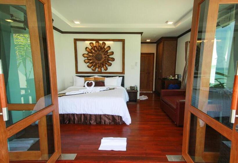 اتاق لوکس با بالکن و چشم‌انداز دریا, Cabana Lipe Beach Resort