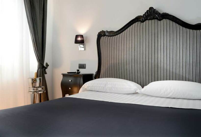 سوئیت با وان آب گرم, Barbarella Suite