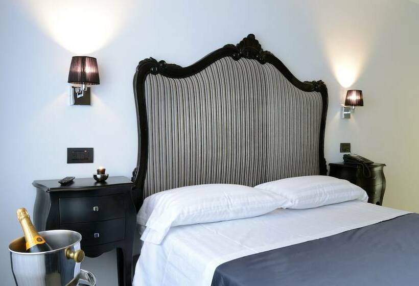 سوئیت با وان آب گرم, Barbarella Suite