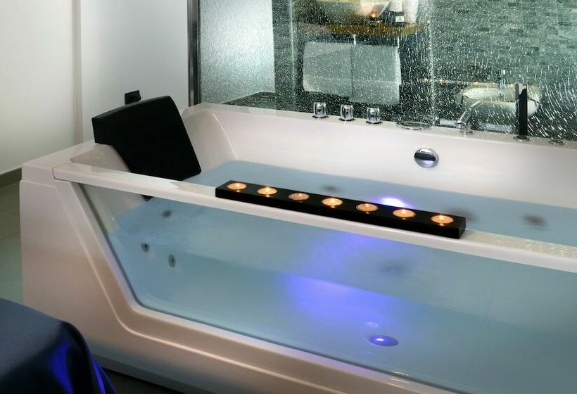 سوئیت با وان آب گرم, Barbarella Suite