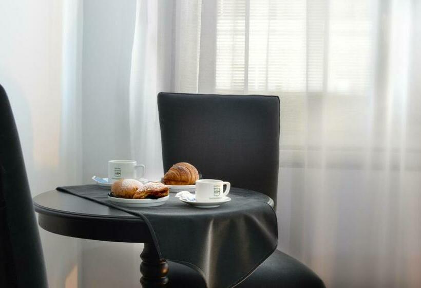 سوئیت با وان آب گرم, Barbarella Suite