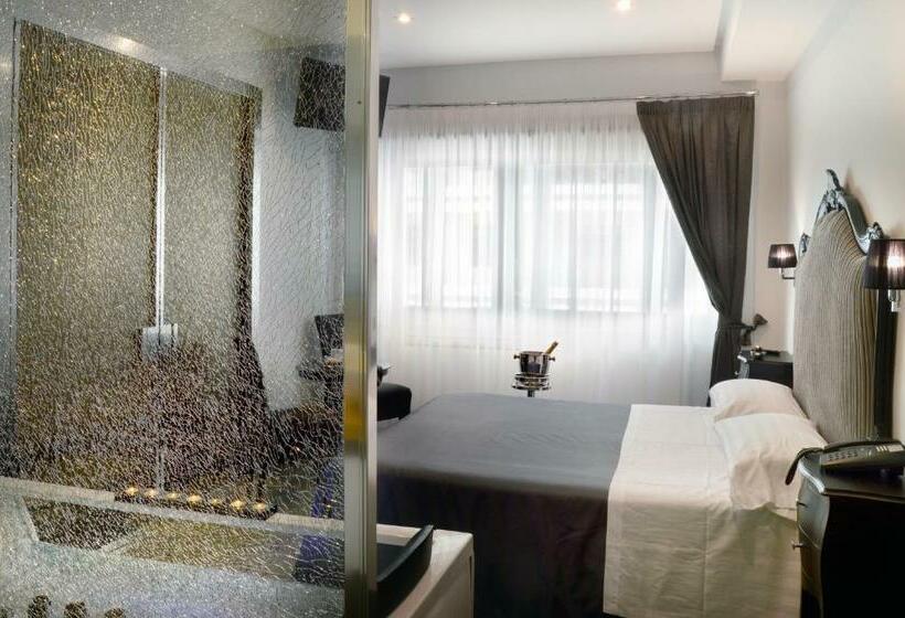 سوئیت با وان آب گرم, Barbarella Suite