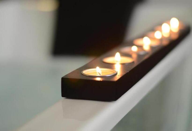 سوئیت با وان آب گرم, Barbarella Suite