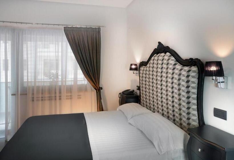 سوییت جونیور با بالکن, Barbarella Suite