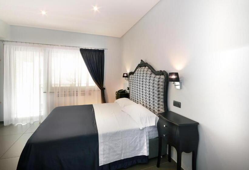 سوییت جونیور با بالکن, Barbarella Suite