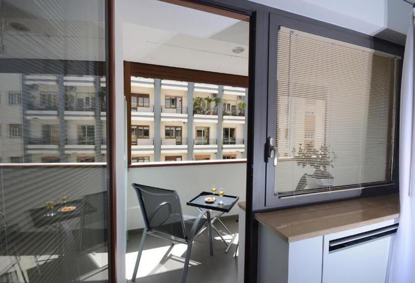 سوییت جونیور با بالکن, Barbarella Suite