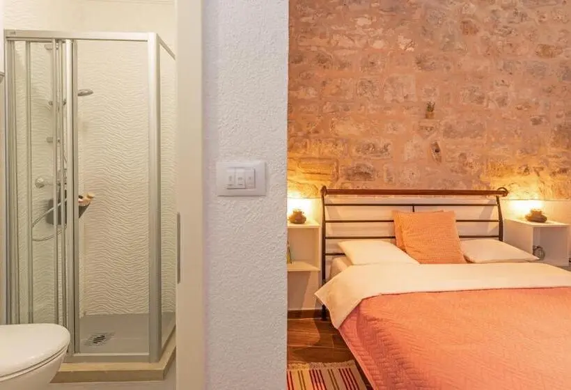 تختخواب در اتاق مشترک, Booba Rooms