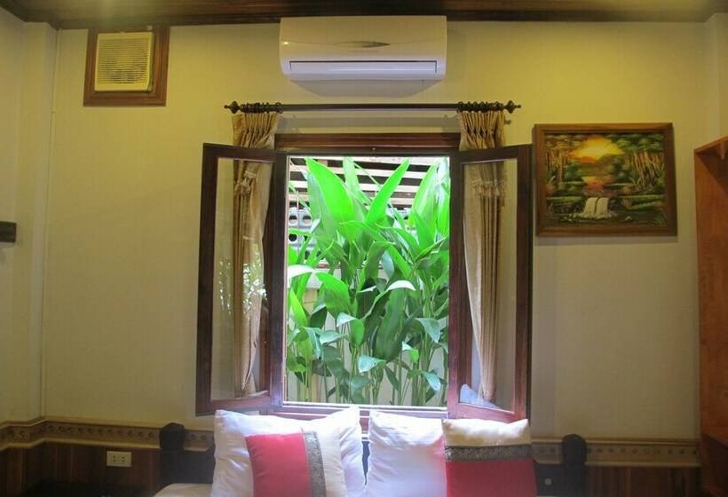 غرفة قياسية, Golden Lotus Place