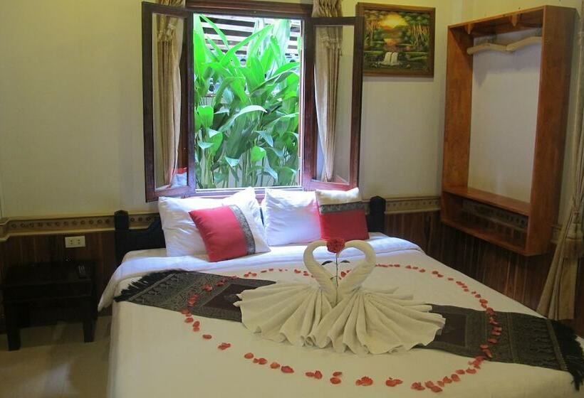 غرفة قياسية, Golden Lotus Place