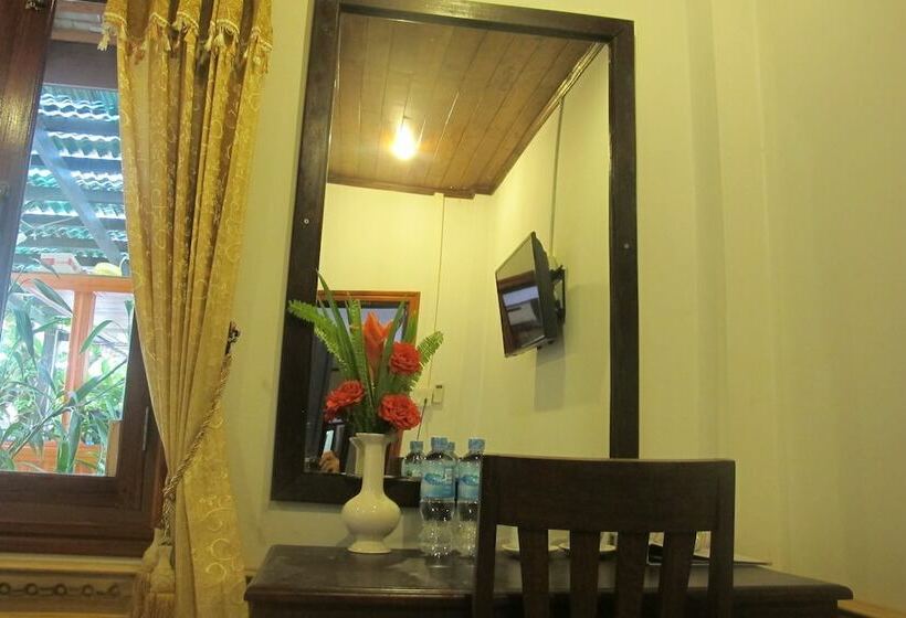 غرفة قياسية, Golden Lotus Place