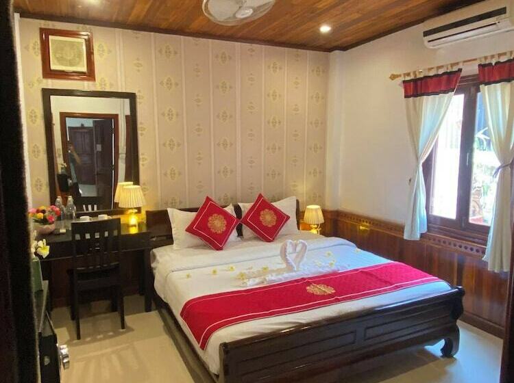 غرفة قياسية, Golden Lotus Place