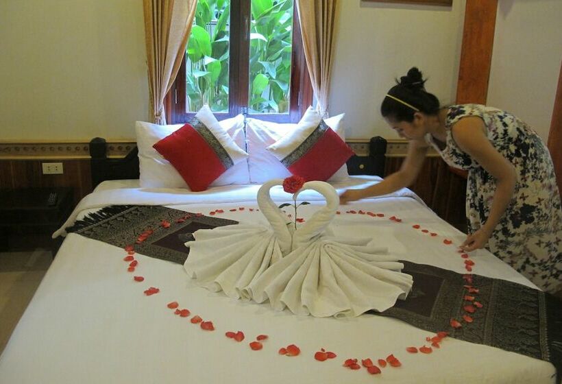 غرفة قياسية, Golden Lotus Place