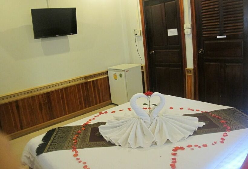 غرفة قياسية, Golden Lotus Place