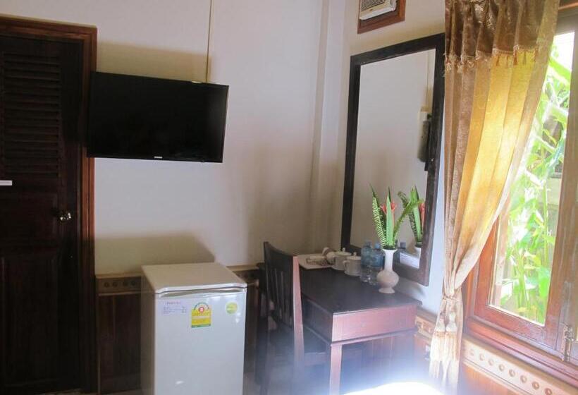 غرفة قياسية, Golden Lotus Place