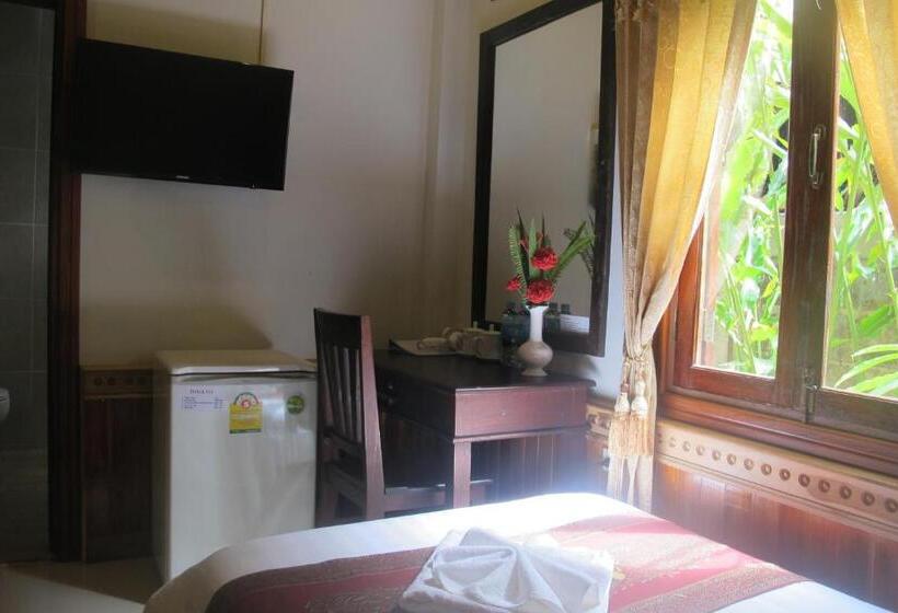 غرفة قياسية, Golden Lotus Place