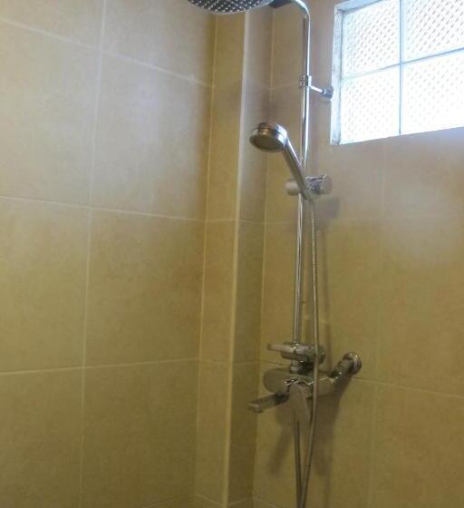 غرفة سوبيريور, Golden Lotus Place