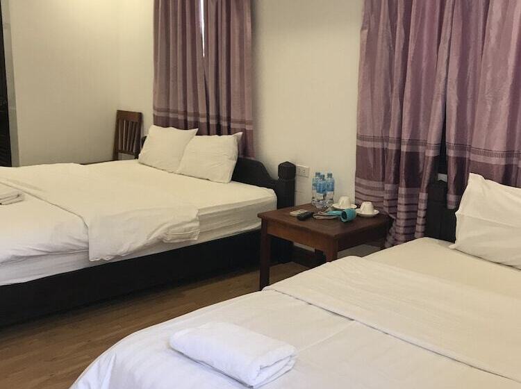 غرفة سوبيريور ثلاثية, Golden Lotus Place