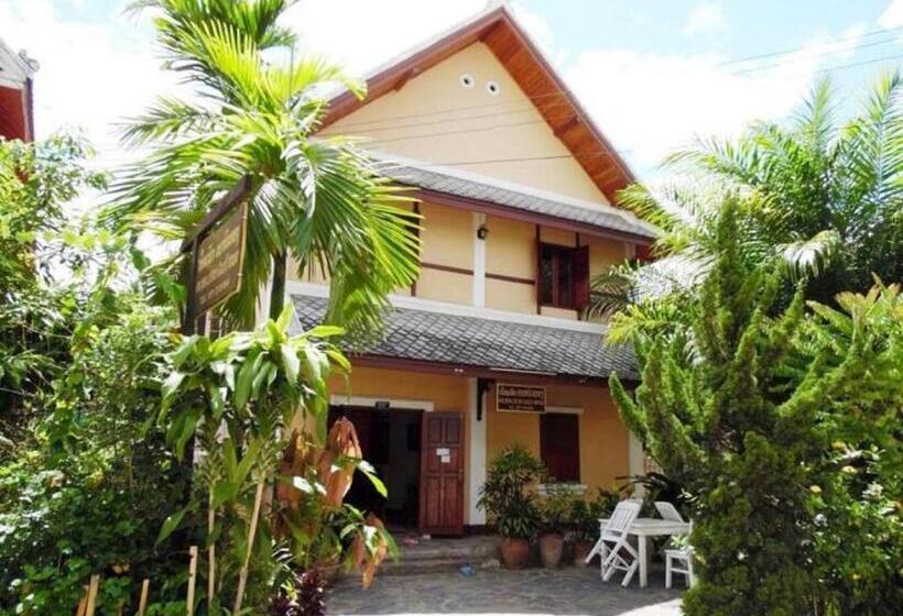 غرفة قياسية, Golden Lotus Place