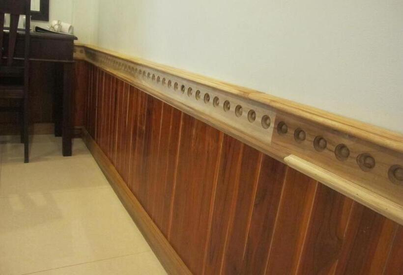 غرفة سوبيريور, Golden Lotus Place