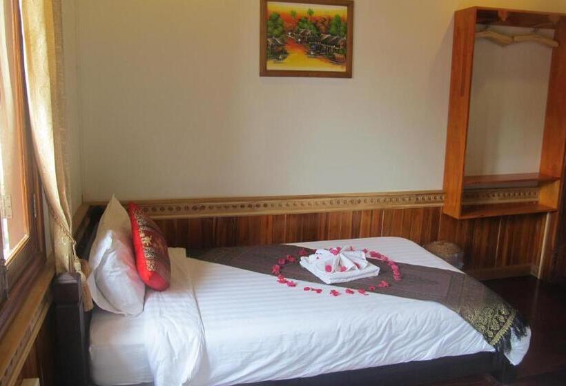 غرفة سوبيريور, Golden Lotus Place