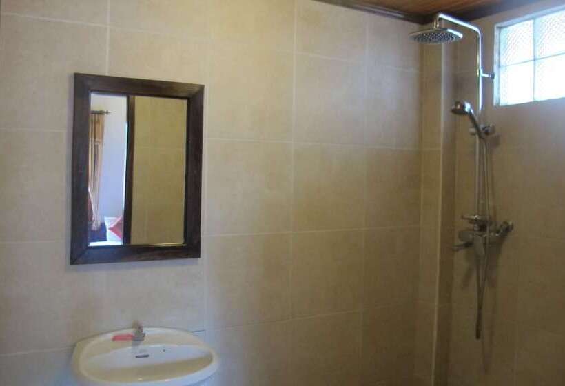 غرفة قياسية, Golden Lotus Place