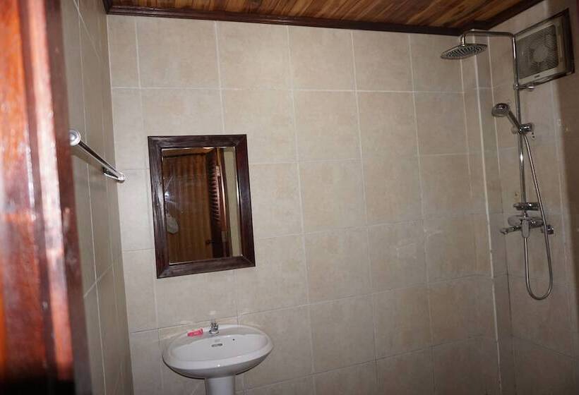 غرفة قياسية, Golden Lotus Place