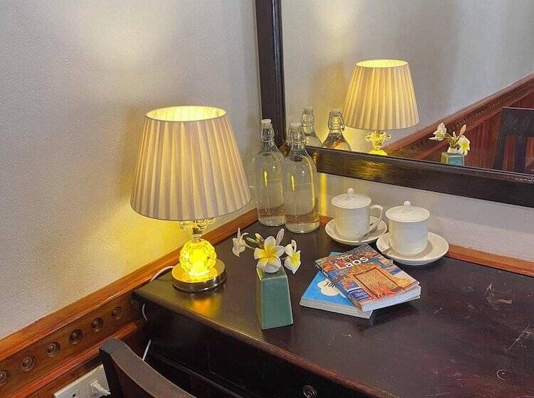 غرفة سوبيريور, Golden Lotus Place