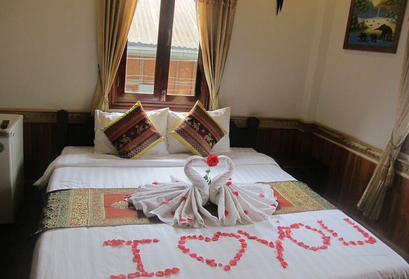 غرفة سوبيريور, Golden Lotus Place