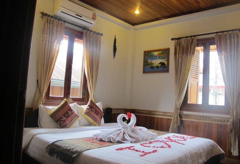 غرفة سوبيريور, Golden Lotus Place