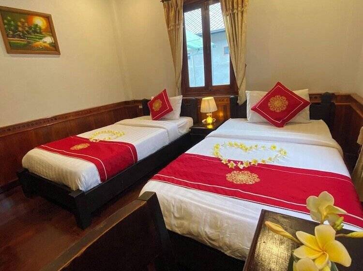 수피리어 룸, Golden Lotus Place